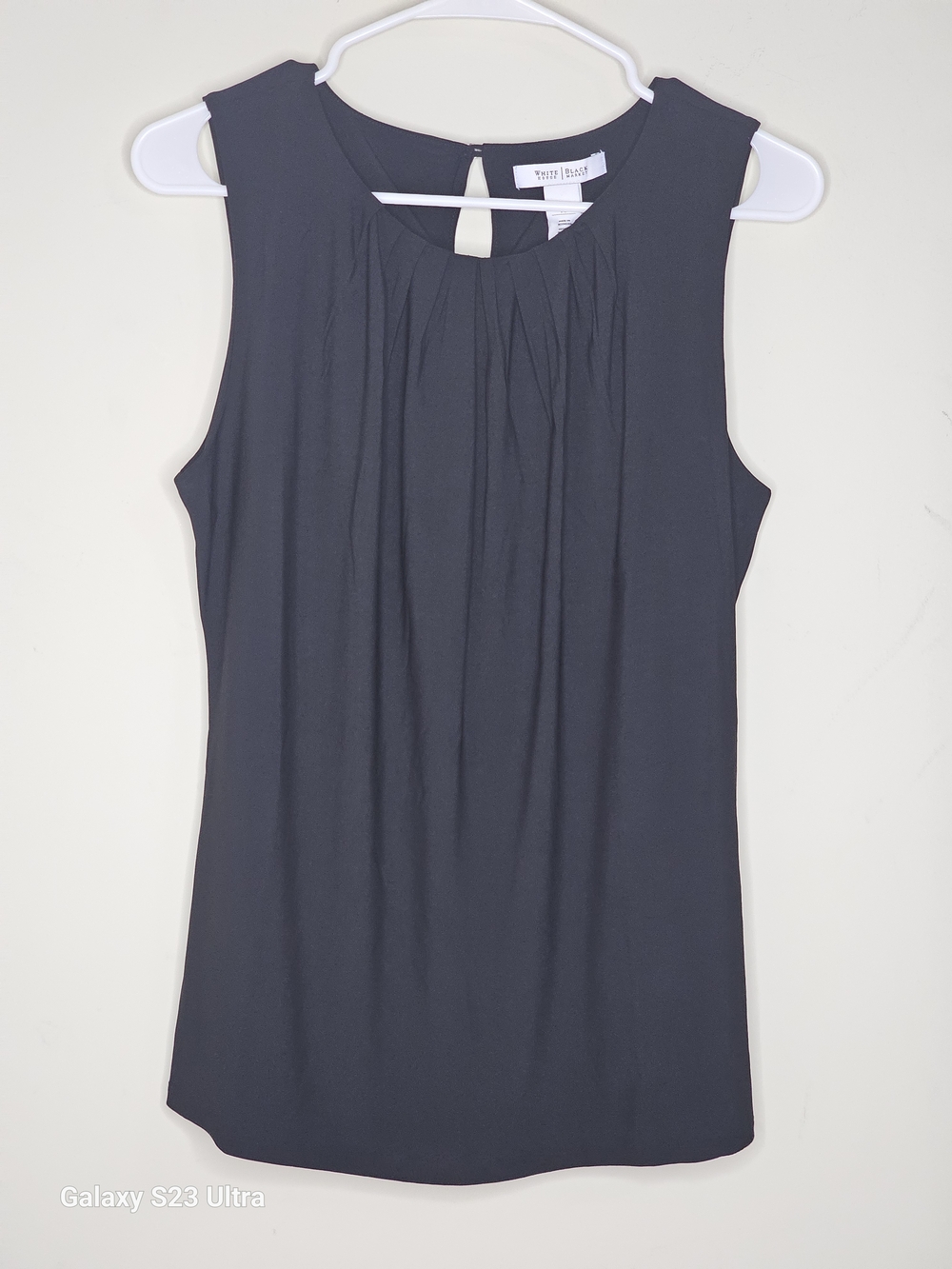 White House Black Market Pleated Neck Sleeveless Shell M